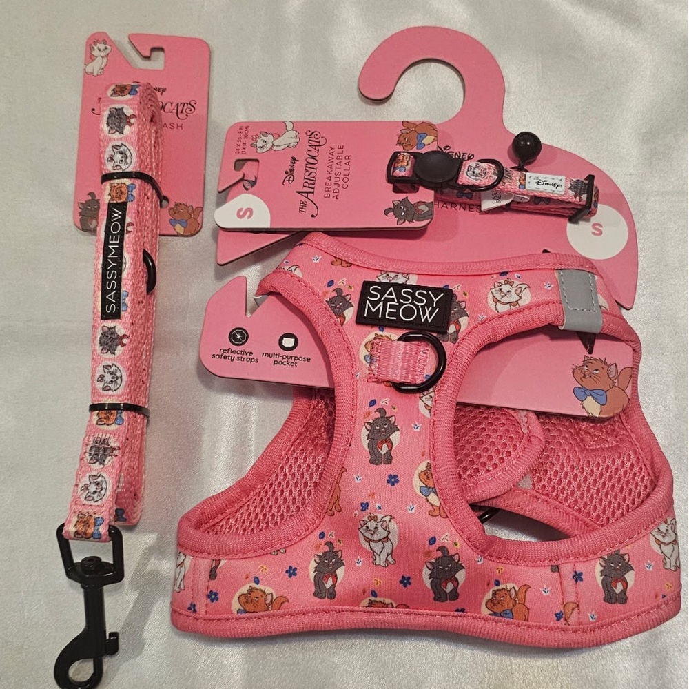 Disney Sassy Meow Pink Aristocats Harness, Collar and Leash Set (S)